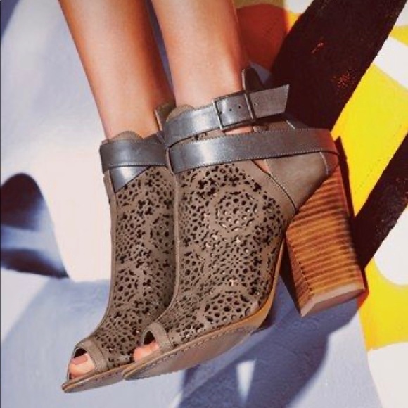 FINAL-Last Call- Vince Camuto Maizy Peep Toe Leather Bootie - Picture 15 of 16